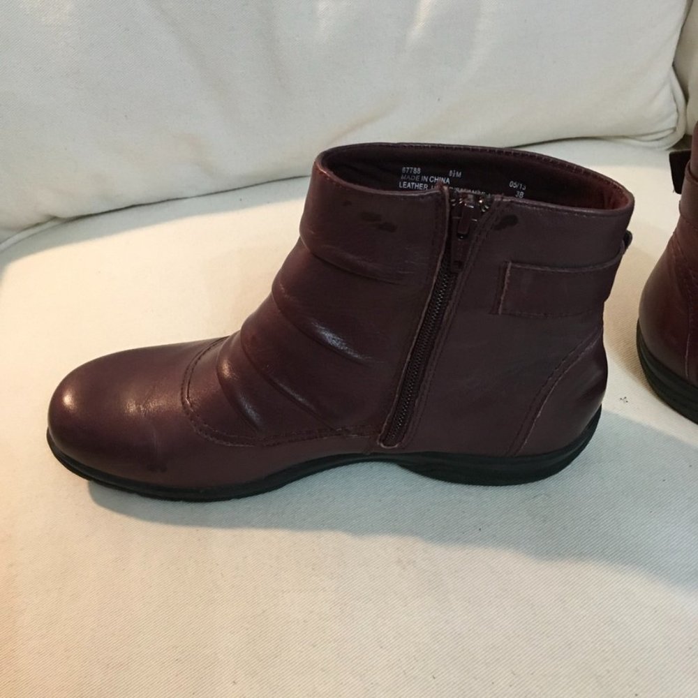 Clarks Women's Cora Rouched Leather Ankle Boots - Picture 4 of 8